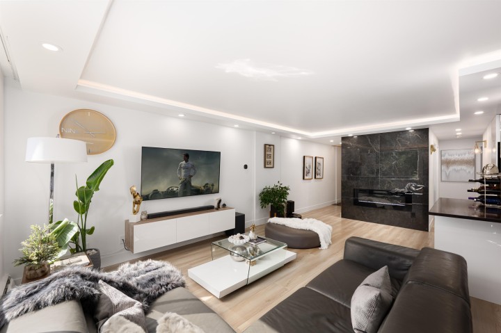 Photo 7 at L1 - 555 13th Street, Ambleside, West Vancouver