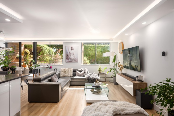 Photo 3 at L1 - 555 13th Street, Ambleside, West Vancouver