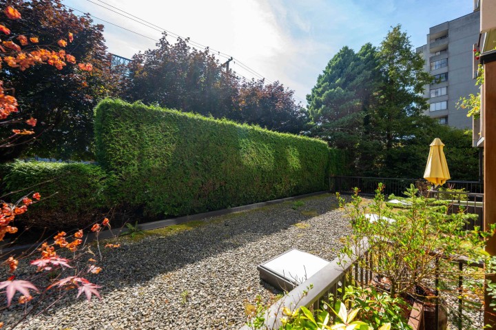 Photo 24 at L1 - 555 13th Street, Ambleside, West Vancouver