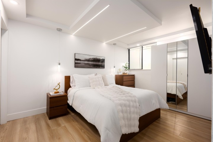 Photo 15 at L1 - 555 13th Street, Ambleside, West Vancouver