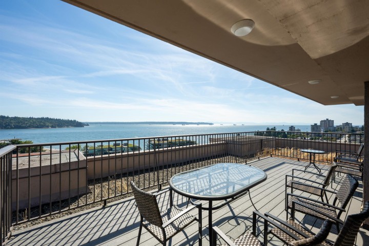 Photo 31 at L1 - 555 13th Street, Ambleside, West Vancouver