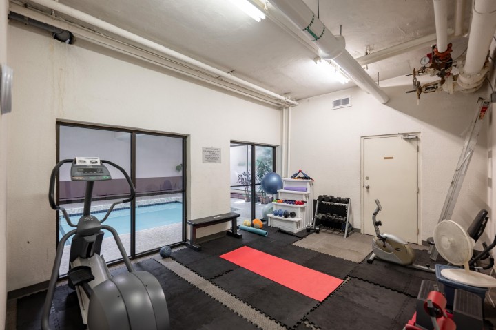 Photo 25 at L1 - 555 13th Street, Ambleside, West Vancouver