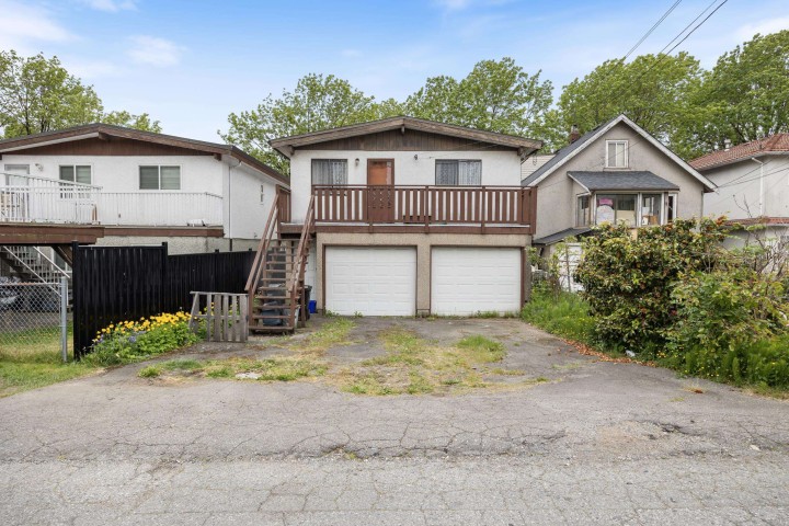 Photo 2 at 6966 Beatrice Street, Killarney VE, Vancouver East