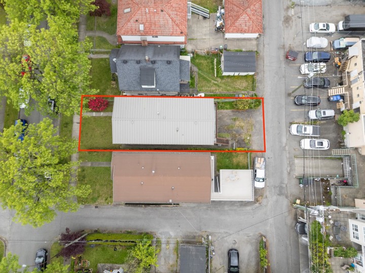 Photo 3 at 6966 Beatrice Street, Killarney VE, Vancouver East