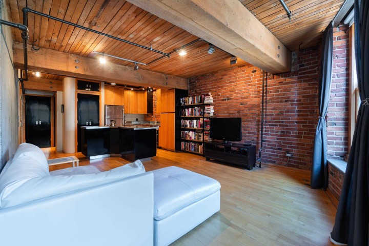 Photo 6 at 304 - 41 Alexander Street, Downtown VE, Vancouver East