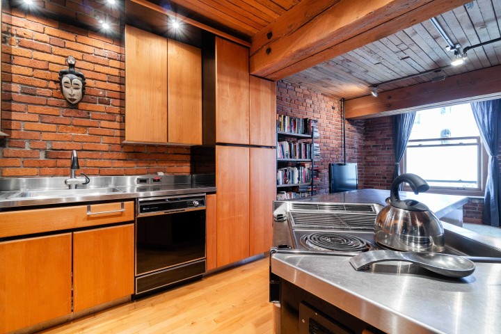 Photo 12 at 304 - 41 Alexander Street, Downtown VE, Vancouver East