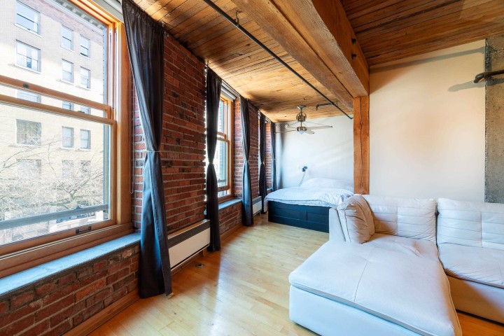 Photo 5 at 304 - 41 Alexander Street, Downtown VE, Vancouver East