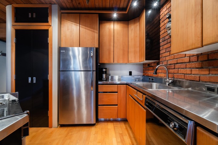 Photo 9 at 304 - 41 Alexander Street, Downtown VE, Vancouver East