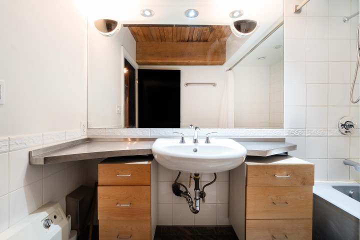 Photo 14 at 304 - 41 Alexander Street, Downtown VE, Vancouver East