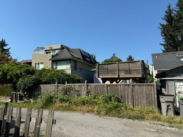 Photo 22 at 2274 Mclean Drive, Grandview Woodland, Vancouver East