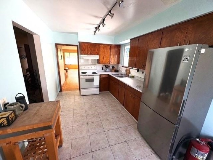 Photo 9 at 2274 Mclean Drive, Grandview Woodland, Vancouver East