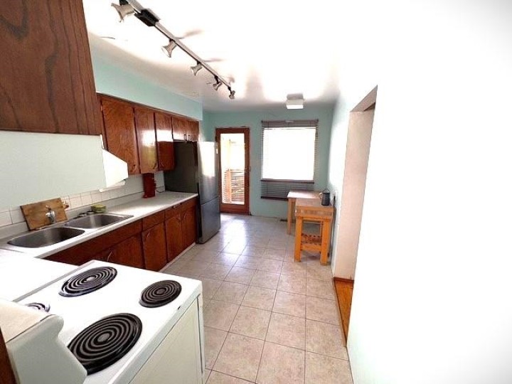 Photo 8 at 2274 Mclean Drive, Grandview Woodland, Vancouver East