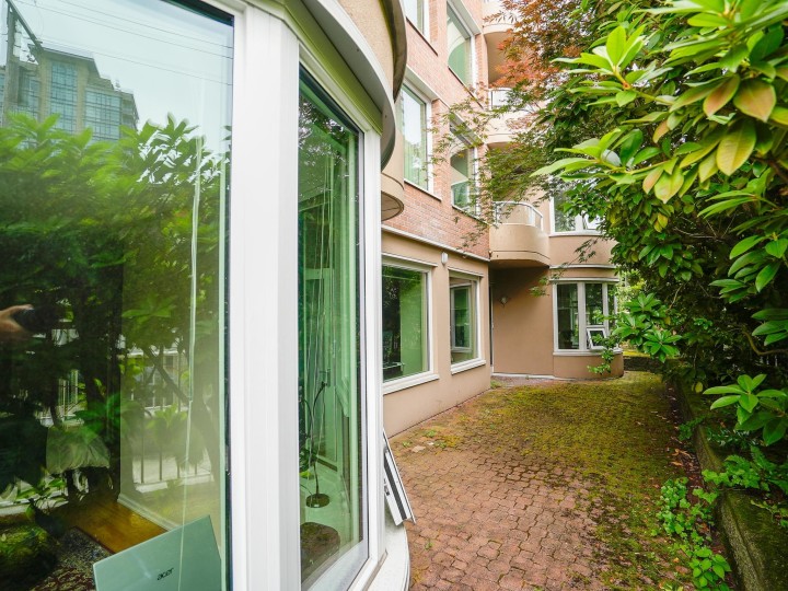 Photo 8 at 101 - 1845 Robson Street, West End VW, Vancouver West