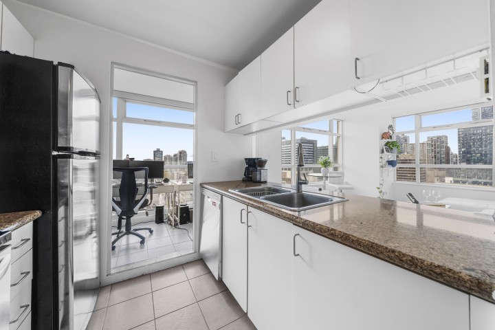 Photo 17 at 1709 - 438 Seymour Street, Downtown VW, Vancouver West