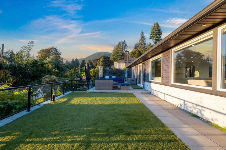 Photo 23 at 3812 Dalkeith Drive, Upper Lonsdale, North Vancouver