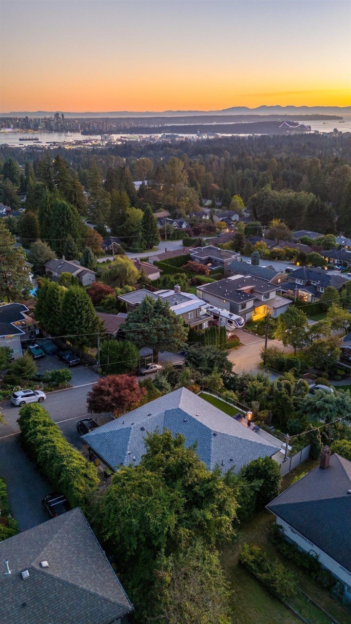 Photo 27 at 3812 Dalkeith Drive, Upper Lonsdale, North Vancouver