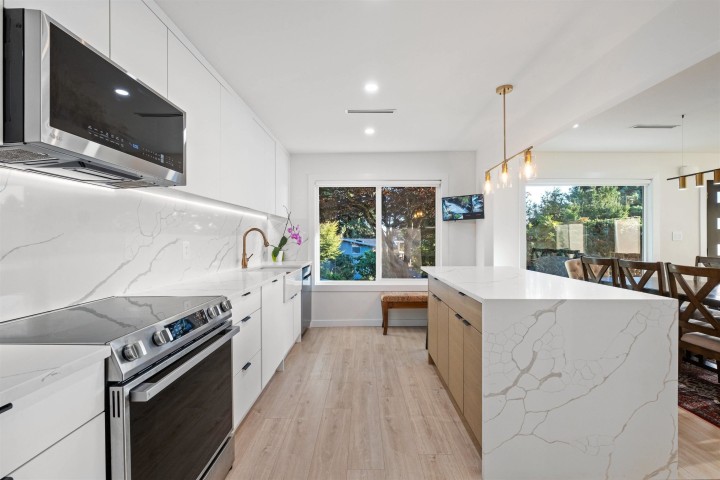 Photo 8 at 3812 Dalkeith Drive, Upper Lonsdale, North Vancouver