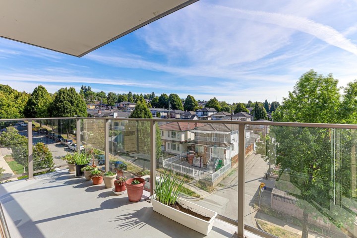 Photo 17 at 403 - 8181 Chester Street, South Vancouver, Vancouver East