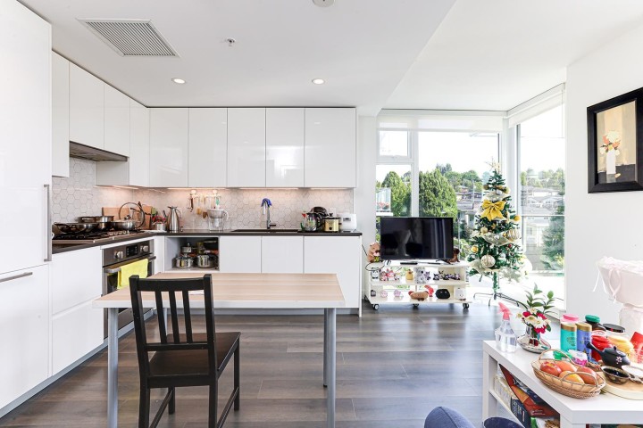 Photo 5 at 403 - 8181 Chester Street, South Vancouver, Vancouver East