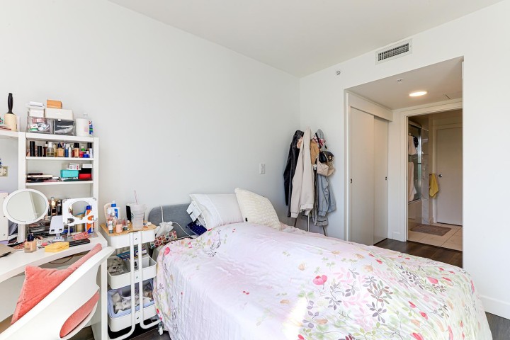 Photo 11 at 403 - 8181 Chester Street, South Vancouver, Vancouver East