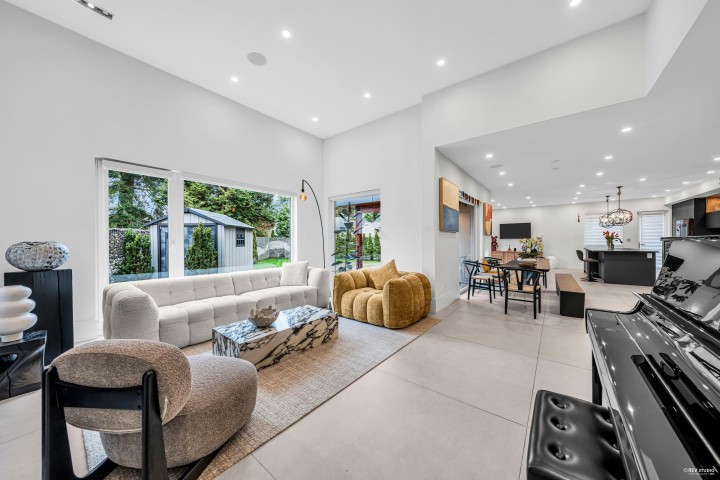 Photo 6 at 1075 Belvedere Drive, Canyon Heights NV, North Vancouver