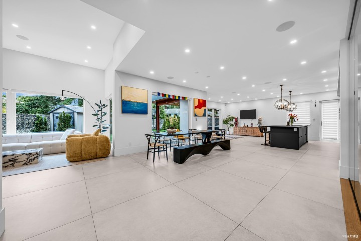 Photo 5 at 1075 Belvedere Drive, Canyon Heights NV, North Vancouver