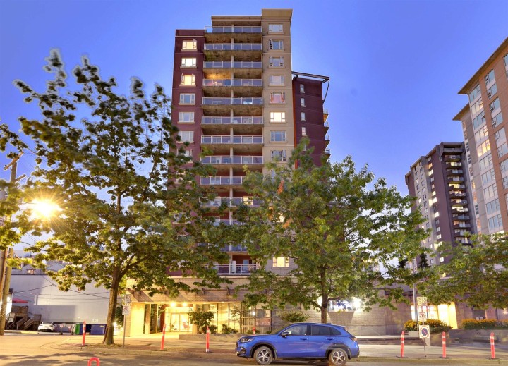 Photo 3 at 1604 - 121 W 15th Street, Central Lonsdale, North Vancouver