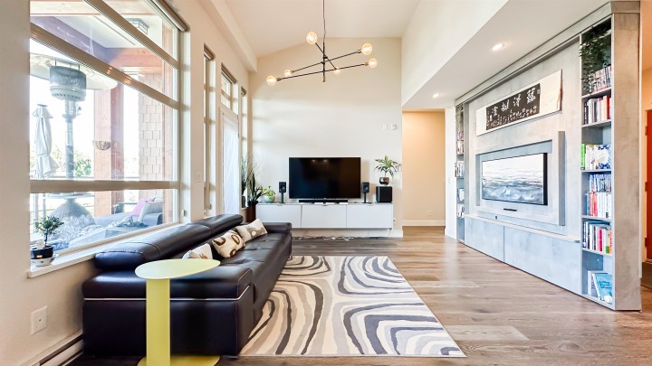 Photo 7 at 506 - 3602 Aldercrest Drive, Roche Point, North Vancouver