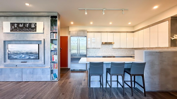 Photo 5 at 506 - 3602 Aldercrest Drive, Roche Point, North Vancouver