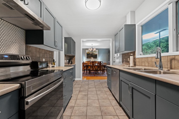 Photo 7 at 385 Stevens Drive, British Properties, West Vancouver