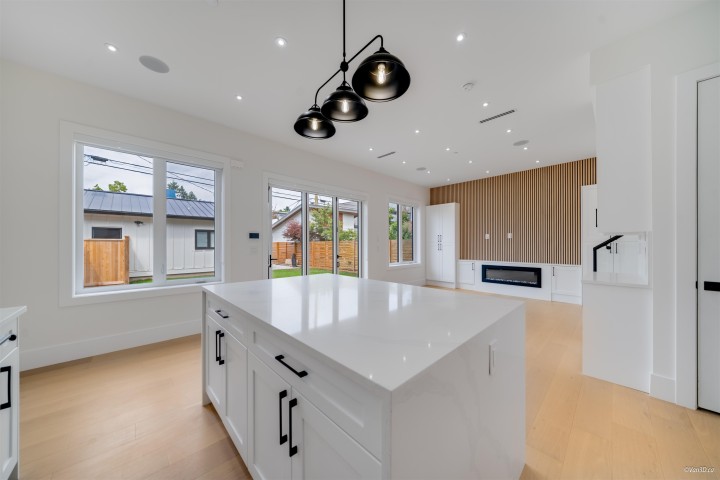 Photo 12 at 2 - 4463 Walden Street, Main, Vancouver East