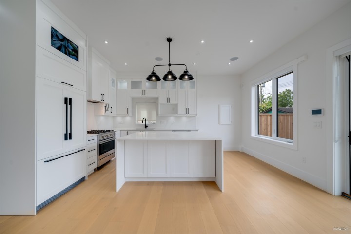 Photo 7 at 2 - 4463 Walden Street, Main, Vancouver East