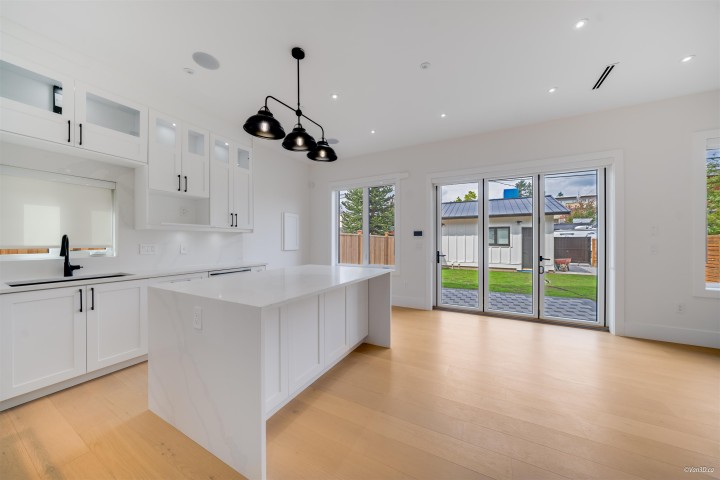 Photo 5 at 2 - 4463 Walden Street, Main, Vancouver East