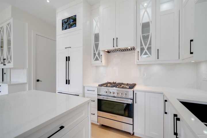 Photo 11 at 2 - 4463 Walden Street, Main, Vancouver East