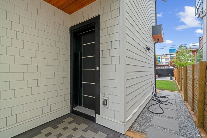 Photo 4 at 2 - 4463 Walden Street, Main, Vancouver East