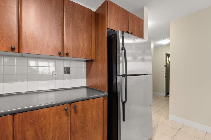 Photo 17 at 417 - 7089 Mont Royal Square, Champlain Heights, Vancouver East