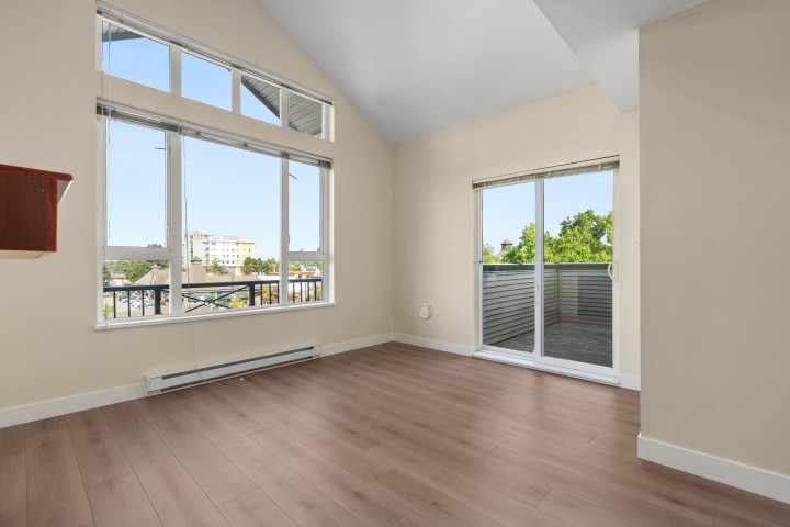 Photo 8 at 417 - 7089 Mont Royal Square, Champlain Heights, Vancouver East