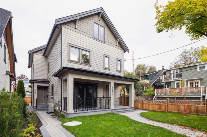 Photo 1 at 2727 W 7th Avenue, Kitsilano, Vancouver West