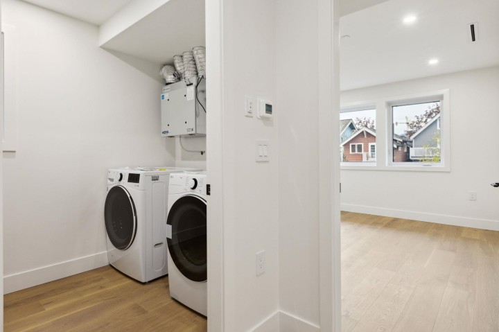 Photo 9 at 2727 W 7th Avenue, Kitsilano, Vancouver West