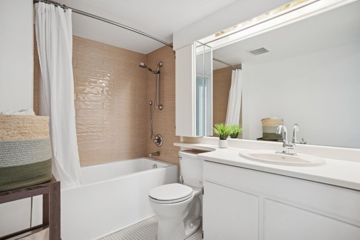 Photo 13 at 206 - 1740 Comox Street, West End VW, Vancouver West