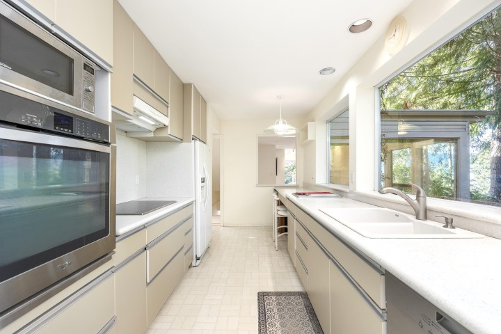 Photo 17 at 5295 Gulf Place, Caulfeild, West Vancouver