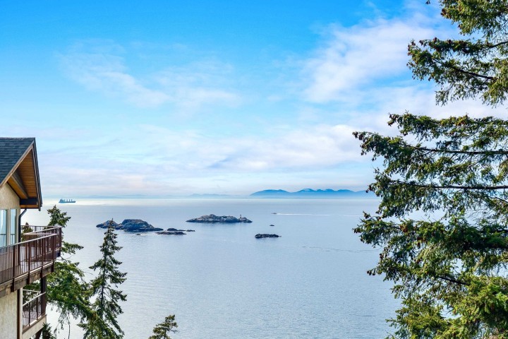 Photo 4 at 5295 Gulf Place, Caulfeild, West Vancouver