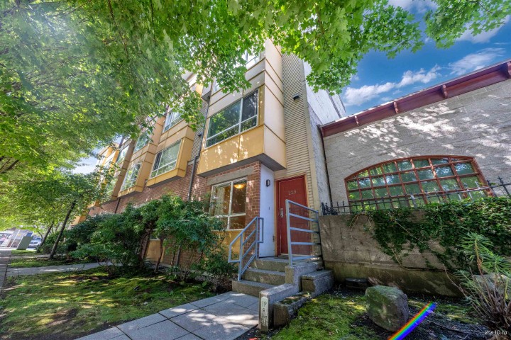 Photo 8 at 229 E 11th Avenue, Mount Pleasant VE, Vancouver East