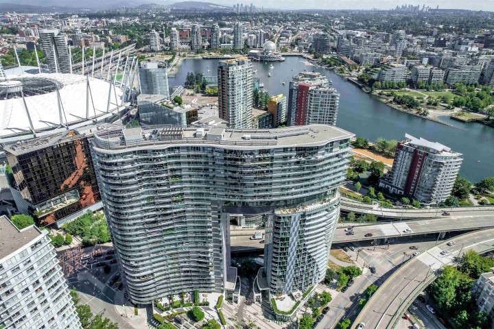 Photo 2 at 2816 - 89 Nelson Street, Yaletown, Vancouver West