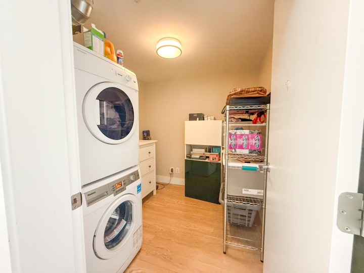 Photo 12 at 305 - 1783 Manitoba Street, False Creek, Vancouver West