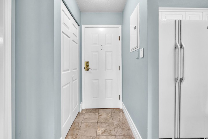 Photo 6 at 422 - 5835 Hampton Place, University VW, Vancouver West