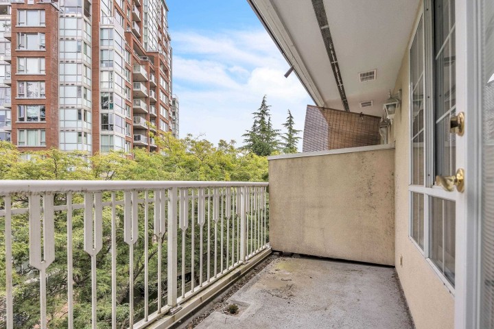 Photo 15 at 422 - 5835 Hampton Place, University VW, Vancouver West