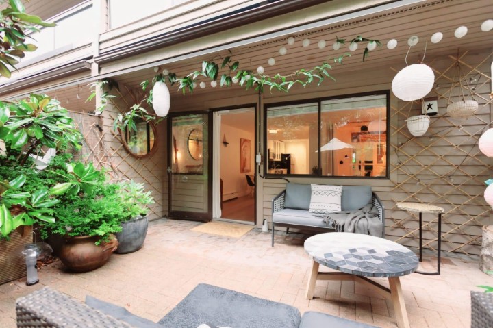 Photo 2 at 111 - 2190 W 7 Avenue, Kitsilano, Vancouver West