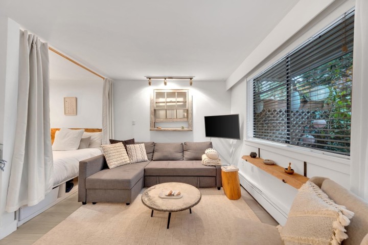 Photo 6 at 111 - 2190 W 7 Avenue, Kitsilano, Vancouver West