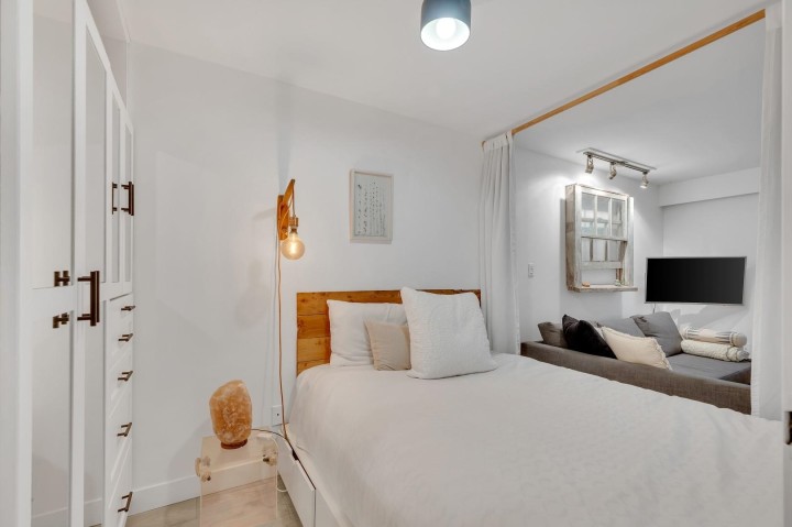 Photo 13 at 111 - 2190 W 7 Avenue, Kitsilano, Vancouver West